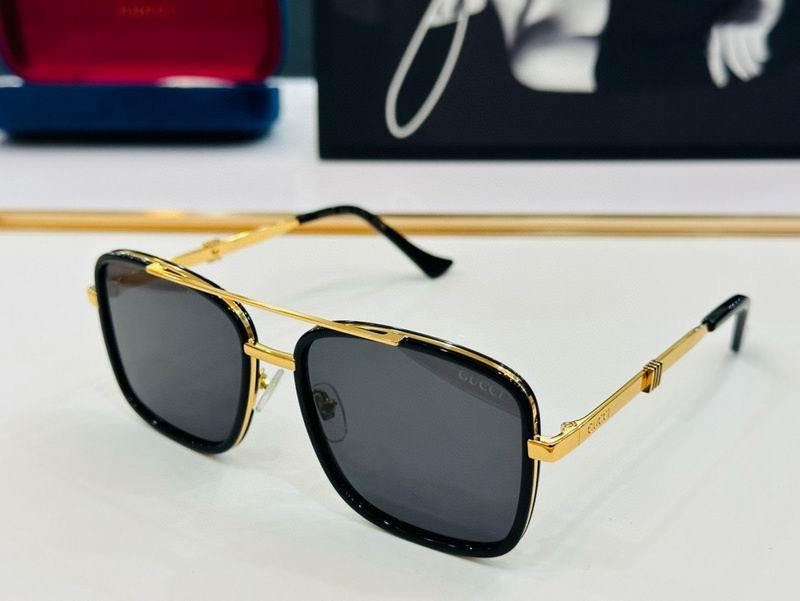 Gucci Sunglasses 877